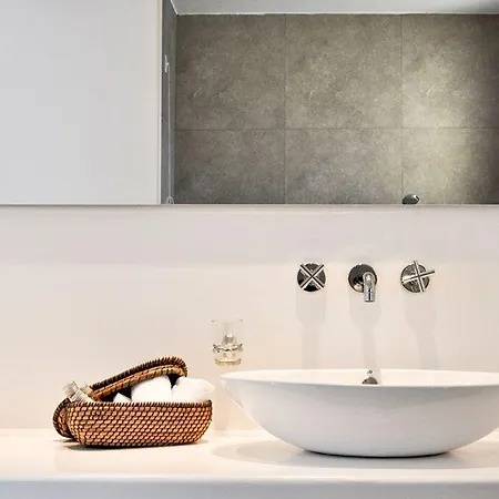 Santa Maria Luxury & Ξενοδοχείο Αδάμας