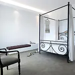Santa Maria Luxury & 3* Adamantas (Milos)