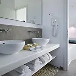 Santa Maria Luxury & Hotell Adamantas (Milos)