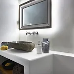 Santa Maria Luxury & 3* Adamantas (Milos)