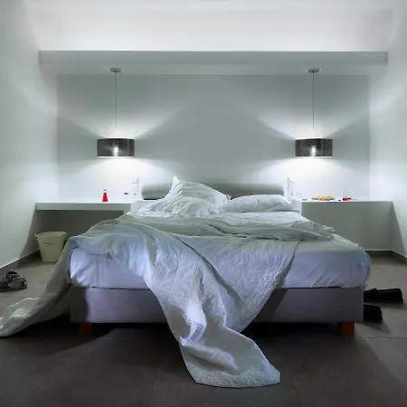 Santa Maria Luxury & Adamantas (Milos)