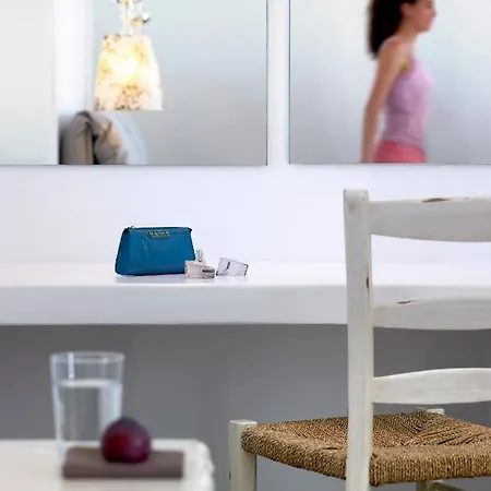 Santa Maria Luxury & 3* Adamantas (Milos)