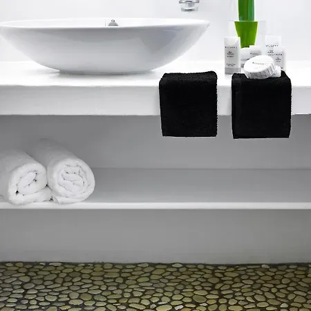 Santa Maria Luxury & Adamantas (Milos)