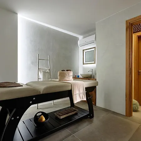 Santa Maria Luxury & Adamantas (Milos)
