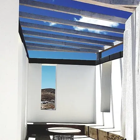Santa Maria Luxury & 3* Adamantas (Milos)