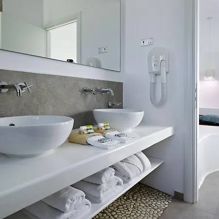 Santa Maria Luxury & Hotel Adamantas (Milos)