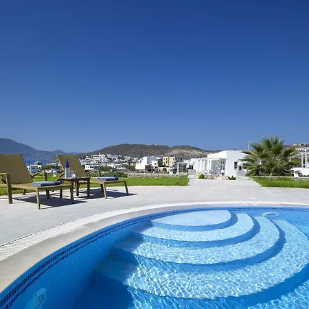 Santa Maria Luxury & 3* Adamantas (Milos)
