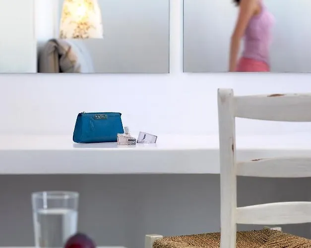 Santa Maria Luxury & 3* Adamantas (Milos)