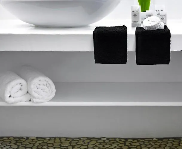 Santa Maria Luxury & Adamantas (Milos)