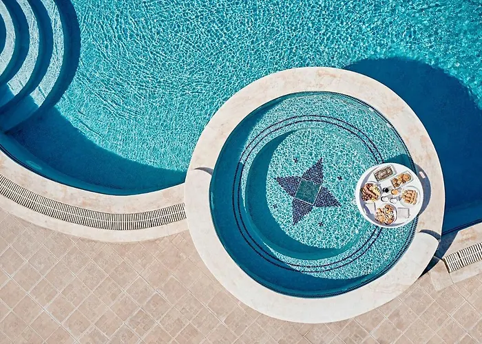 Отель Santa Maria Luxury & 3*