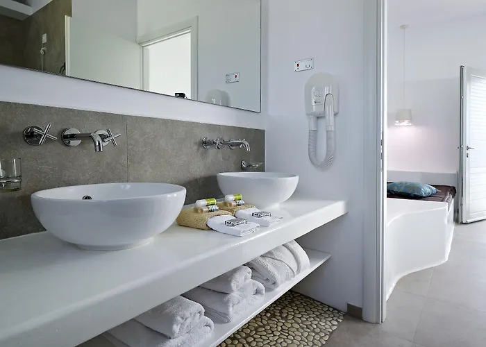 Santa Maria Luxury & Hotel Adamantas (Milos)