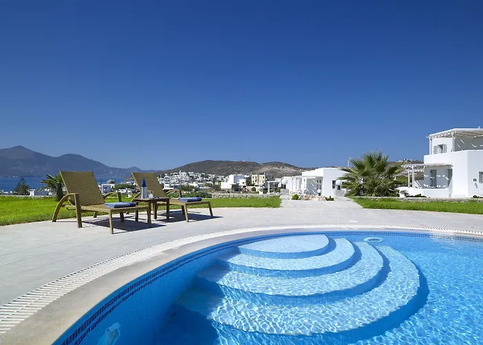 Santa Maria Luxury & 3* Adamantas (Milos)
