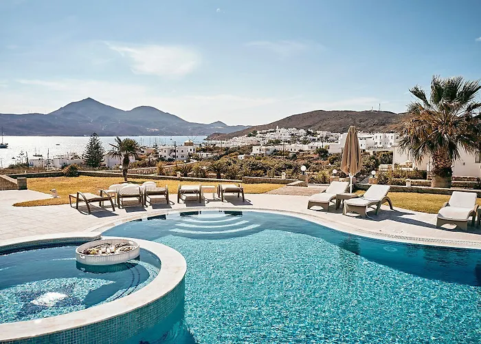 Santa Maria Luxury & 3* Adamantas (Milos)